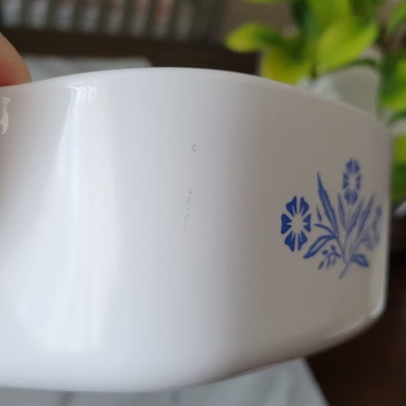 Corning Ware Vintage Blue Cornflower Casserole Dish- 1.5 L - Picture 5 of 6